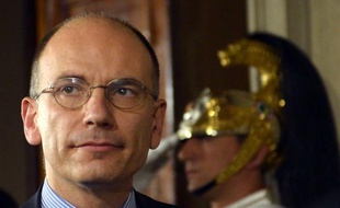 Le numéro deux du Parti démocrate (PD, gauche) Enrico Letta a été chargé mercredi de former un gouvernement alliant gauche et droite pour mettre fin à la crise politique dans laquelle l'Italie est empêtrée depuis deux mois.