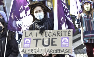Lors d'une manifestation le 6 février à Rennes contre la précarité.