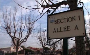 Le maire PS de Cugnaux (Haute-Garonne), Philippe Guérin, a pris un arrêté municipal interdisant "à toute personne ne disposant pas de caveau (...) de décéder sur le territoire de la commune".