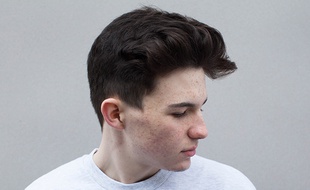 Petit Biscuit sort son premier EP le 13 mai prochain.