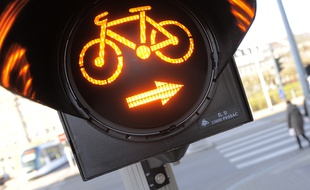 Tourne-à-droite pour cycliste à Strasbourg. (Illustration)