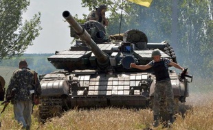 Un tank ukrainien dans la petite ville de Constantinovka, à 50 km au sud de Donetsk, le 10 juillet 2014
