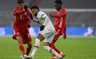 Neymar face à Thomas Mueller, lors du quart de finale de Ligue des champions, mercredi 7 avril.