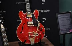 La guitare de rupture d’Oasis vendue 332.000 euros, un prix décevant