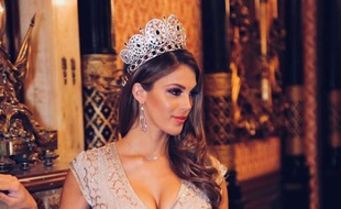 Iris Mittenaere a confirmé son idylle avec Kev Adams.
