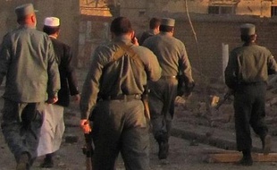 Le gouverneur de la province afghane du Logar a été tué mardi par l'explosion d'une bombe cachée dans un microphone, en prenant la parole dans une mosquée après la prière marquant le début de l'Aïd al-Adha, fête musulmane du sacrifice