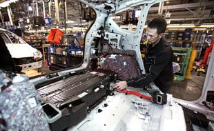Les commandes reçues par les industries manufacturières aux Etats-Unis se sont accélérées en mai, selon des chiffres publiés mardi à Washington par le département du Commerce.
