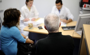 Illustration d'une consultation médicale.