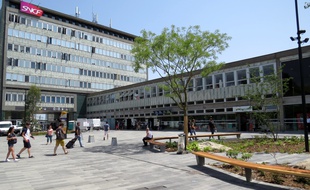 Le parvis nord de la gare de Nantes en cours de travaux.