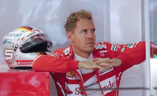 Vettel offre encore un boulevard à Lewis Hamilton.