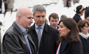 Bernard Jomier (à gauche), sénateur et ancien adjoint d'Anne Hidalgo, a rejoint la réserve sanitaire