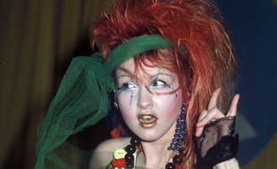 La chanteuse Cindy Lauper aux Grammy awards à Hollywood (Etats-Unis) le 28 février 1984