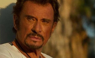 «L’attente», le nouvel album de Johnny Hallyday est dans les bacs ce lundi 12 novembre.