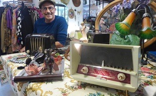 Philippe Ruiz change entièrement la partie électronique des radios.