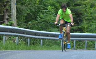Francik Kita, le directeur général du FC Nantes, lors de la montée du col de la Forclaz, le 11 juillet 2013