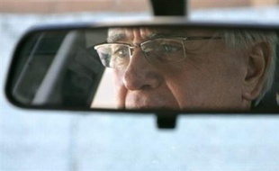 La plupart des seniors souhaitent continuer à conduire même s'ils connaissent des difficultés sur la route, posant la question du contrôle des capacités de conduite des personnes âgées, de plus en plus nombreuses à conduire dans les années à venir.