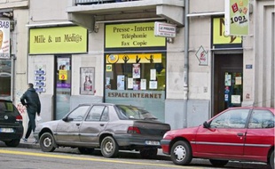 Le prêtre a été arrêté dans ce cybercafé après un dialogue explicite avec un ado de 12 ans.
