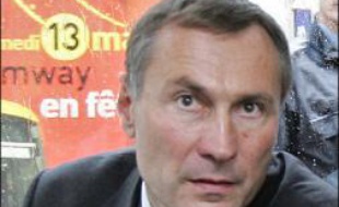 Le sénateur-maire PS de Mulhouse (Haut-Rhin) Jean-Marie Bockel, 57 ans dans trois jours, nommé mardi secrétaire d'Etat à la Coopération et à la Francophonie, incarne l'aile libérale du parti socialiste.