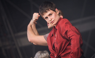 La chanteuse de Christine and the Queens, Héloïse Letissier