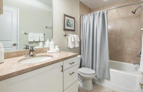 Astuce méconnue : ce geste express dans la salle de bain rafraîchit la maison et fait baisser la facture d’énergie l’été