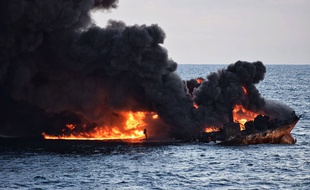 Le Sanchi, pétrolier iranien, a brûlé pendant huit jours avant de sombrer en mer lundi 15 janvier.