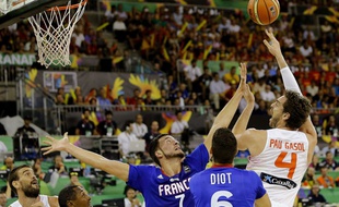 L'Espagnol Pau Gasol prend le dessus sur la France, le 3 septembre 2014
