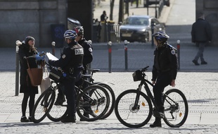 Les contrôles de police pour faire respecter le confinement vont être renforcés.