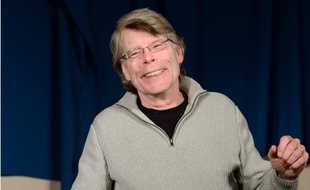 L'écrivain Stephen King en conférence de presse, à Paris, le 12 novembre 2013.