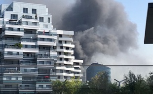 Le feu s'est déclaré à Issy-les-Moulineaux