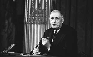 Le général de Gaulle lors d'une conférence de presse en avril 1961