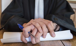 Dans un tribunal (illustration)