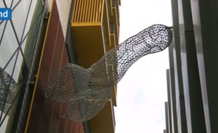 A Auckland, en Nouvelle-Zélande, une sculpture censée représenter un nuage fait penser à quelque chose de plus phallique.