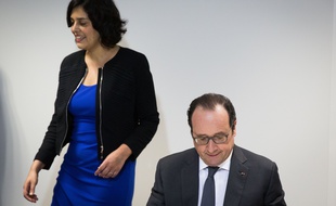 Myriam El Khomri et François Hollande, à Moissy-Cramayel, le 10 mars 2016.