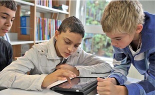 Quelques collégiens de Colombes et Bois-Colombes testent les tablettes depuis la rentrée.