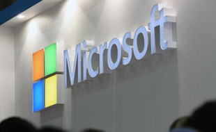 Le géant informatique américain Microsoft rend depuis mercredi disponibles Word, Excel et PowerPoint sur les smartphones utilisant le système d'exploitation Android du rival Google.