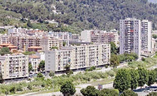 Les premiers logements sociaux de l'Ariane datent des années 1970.