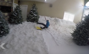 Glisser sur de la neige dans un salon, le grand luxe.