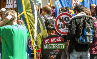 Une manifestation en juin 2014 à Londres contre l'austérité et les contrats zéro heure.