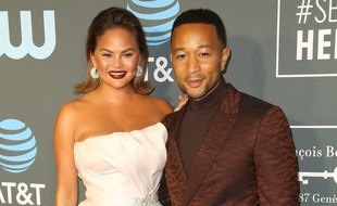 Les époux Chrissy Teigen et John Legend aux Critics' Choice Awards 2019