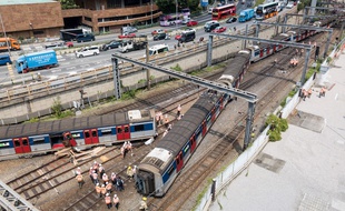 Un métro a déraillé, ce mardi matin à une heure de pointe à Hong Kong, blessant huit personnes et provoquant d'importantes perturbations.