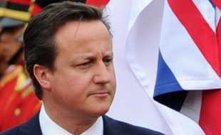 Le Premier ministre britannique David Cameron et le président birman Thein Sein s'entretenaient vendredi à Naypyidaw, un événement diplomatique majeur entre le pays asiatique et l'ancienne puissance coloniale, a constaté une journaliste de l'AFP.