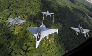 Les Emirats Arabes Unis ont estimé mercredi que la proposition du français Dassault pour son avion de combat Rafale était "non compétitive et irréalisable", marquant apparemment un blocage dans la négociation.