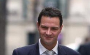 Un an après la découverte d'une fraude colossale à la Société générale, les juges chargés de l'affaire Kerviel pensent pouvoir boucler prochainement leur instruction de ce dossier hors norme qui a ébranlé le monde de la finance, inaugurant une série noire pour les banques.