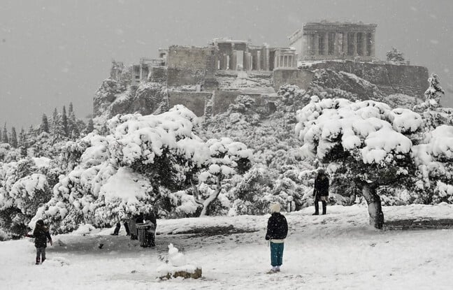 Grèce : L'Acropole d'Athènes se réveille sous un manteau de neige