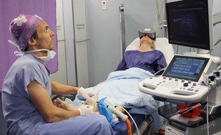 Une patiente du Dr Roué en pleine immersion.