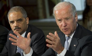 Le vice-président américain Joe Biden a confirmé mercredi que Barack Obama prendrait rapidement des mesures pour encadrer les ventes d'armes aux Etats-Unis, sans attendre le vote de nouvelles lois par un Congrès loin d'être gagné à sa cause.