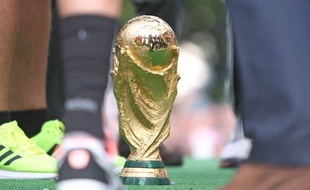 Le trophée de la Coupe du monde de football.