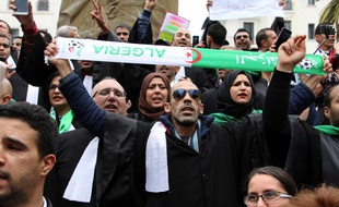 Manifestation d'avocats pour un changement de régime, à Alger le 23 mars 2019