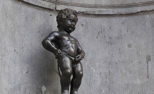 la statue du Manneken Pis à Bruxelles