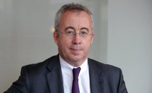 Le président du directoire d'Areva Luc Oursel a assuré mardi que le groupe nucléaire n'avait "à aucun moment commandé d'étude illégale" à une société d'intelligence économique accusée par l'ex-patronne du groupe Anne Lauvergeon de l'avoir espionnée.